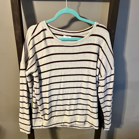 Maurice’s sweater size large - Picture 2 of 2